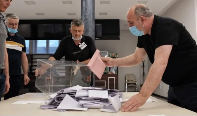 Nga 70.57% vota të numëruara, Alternativa Demokratike Shqiptare ka dy mandate
