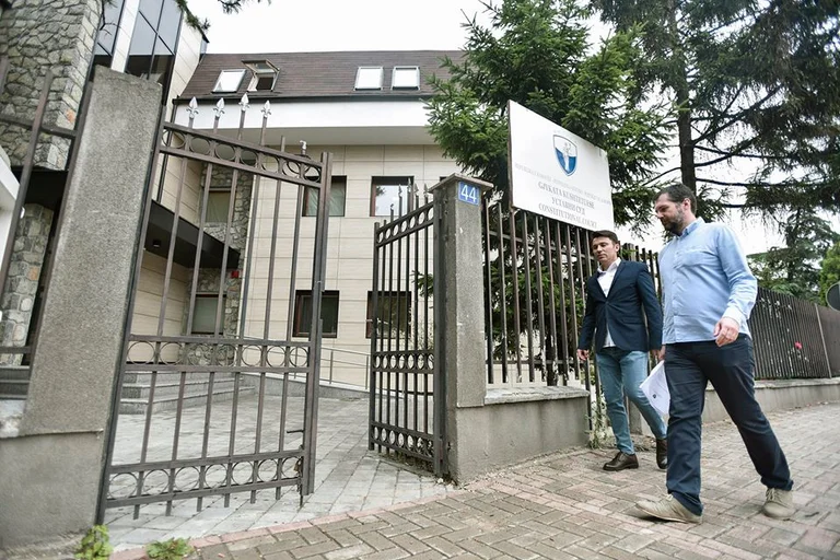LVV-ja dërgon në Kushtetuese vendimin e Thaçit për shtyrjen e zgjedhjeve në Podujevë e veri të Mitrovicës