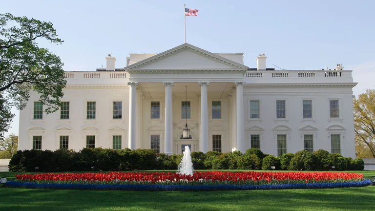 E pakonfirmuar: Delegacionet e Kosovës dhe Serbisë në Washington me vetëm 4 anëtarë, udhëhiqen nga presidentët