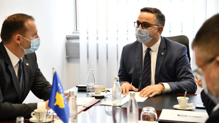 Tahiri: Do të bëhet lirimi i masave për disa sektorë të ekonomisë
