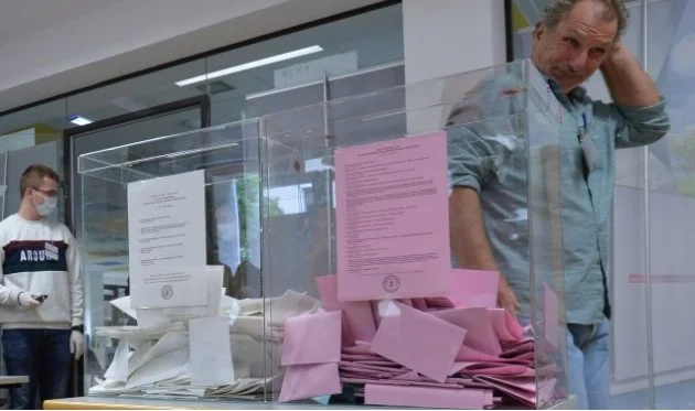 Mbyllen vendvotimet në Serbi, dalja e qytetarëve 45.5 për qind