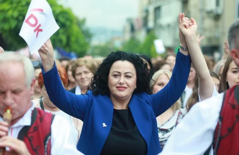 Valentina Bunjaku-Rexhepi votoi kundër shkarkimit të Vjosa Osmanit