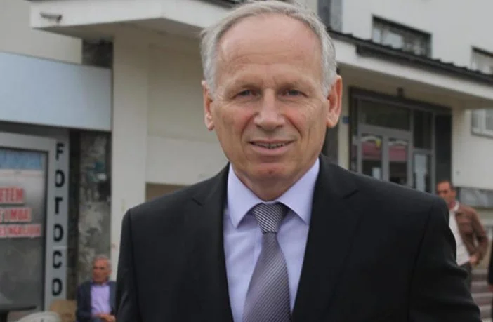 Rexhepi: Nuk votoj pro shkarkimit të Vjosa Osmanit, kurrë hiç