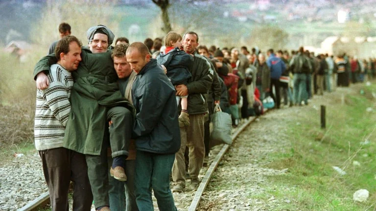 ​Thaçi në Ditën Botërore të Refugjatëve, kujton spastrimin etnik të shqiptarëve
