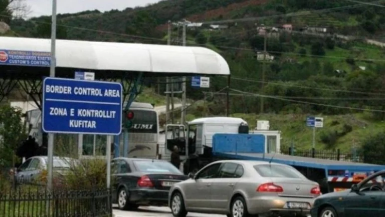 Mali i Zi mbyll kufirin me Shqipërinë
