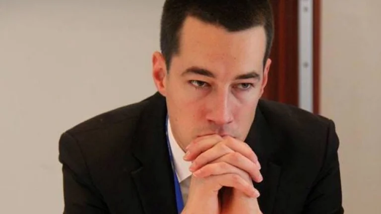 Hoferer për zgjedhjet në Serbi: Fshirja e shqiptarëve nga listat zgjedhore ka impakt serioz në rezultat