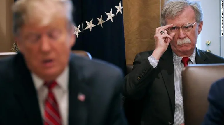 Bolton pretendon se Trump kishte thënë se gazetarët duhet të ekzekutohen