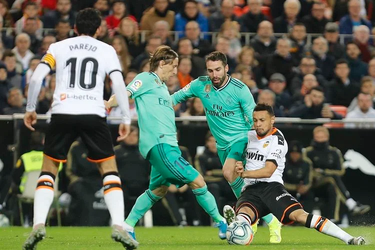 Real Madridi nuk guxon të gabojë sonte kundër Valencias, publikohen formacionet zyrtare
