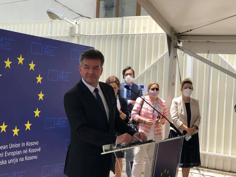 Lajçak dyshon te Amerika: Zor të bëhet marrëveshje pa BE-në
