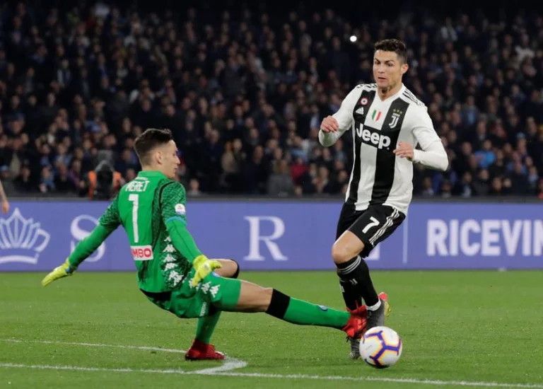 Ishte protagonist i finales, portieri i Napolit: Buffon është idhulli im