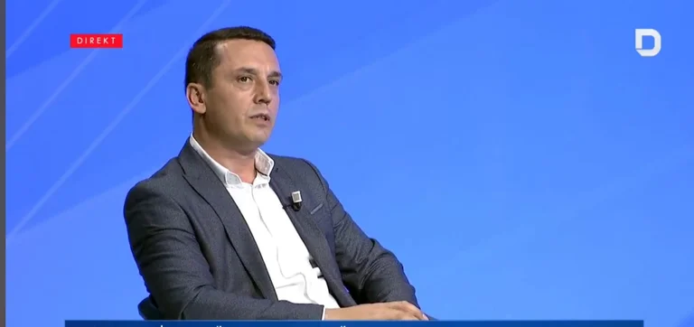 Gashi: PDK’ja nuk i ka ndryshuar qëndrimet për dialogun, ftesa e Hotit shumë qesharake