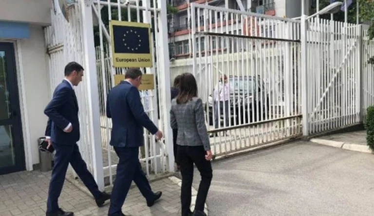 Lajcak trifft auch Limaj