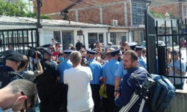 Krushianët protestojnë në Prizren, kërkojnë dënimin e serbit të dyshuar për krime lufte