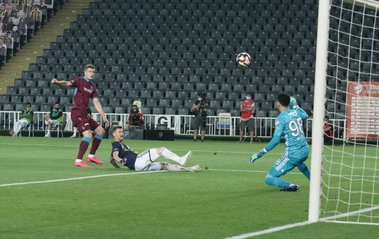 Fenerbahce es derrotado en las semifinales de la Copa Muriqi en el campo, Trabzonspori en las finales