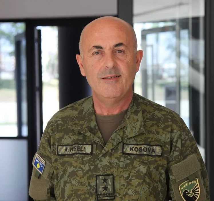 El subcolon héroe de KSF, ofrece al estado sus ahorros de confianza por más de 18.000 euros