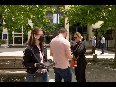 Free masks distributed in Pristina
