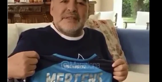 Maradona con eccitanti video per il giocatore di Napoli che ha rotto il suo record