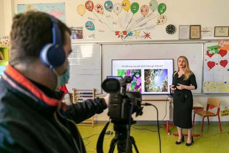 32 thousand students have not attended online instruction at all