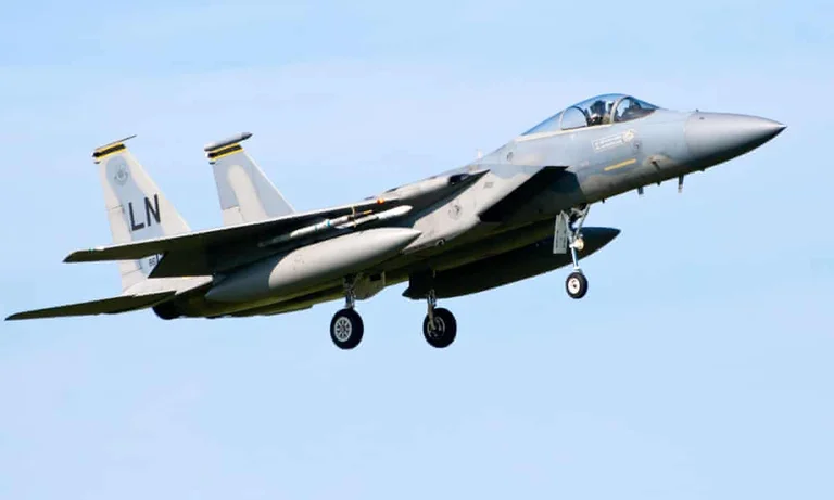 Painful: U.S. Air Force plane crash, pilot disappears, cause unknown