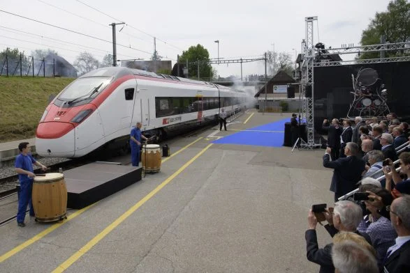 Authorities in Switzerland seek the person who forgot the gold on the train