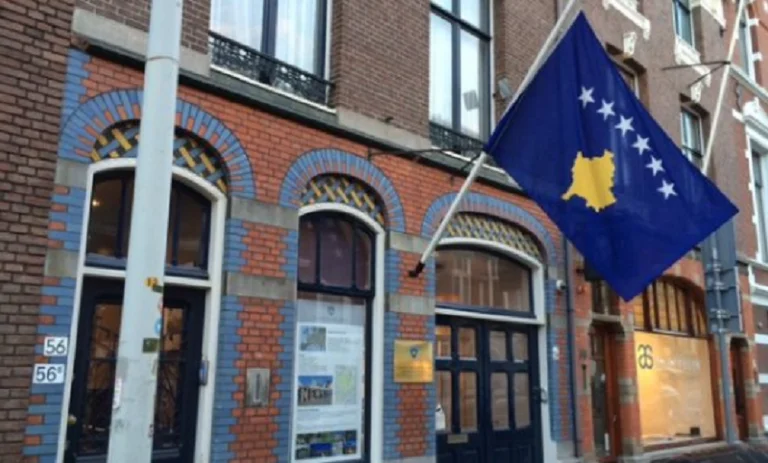 The flag is lost in the Kosovo Consulate in Copenhagen, MPJD calls it a vandal act