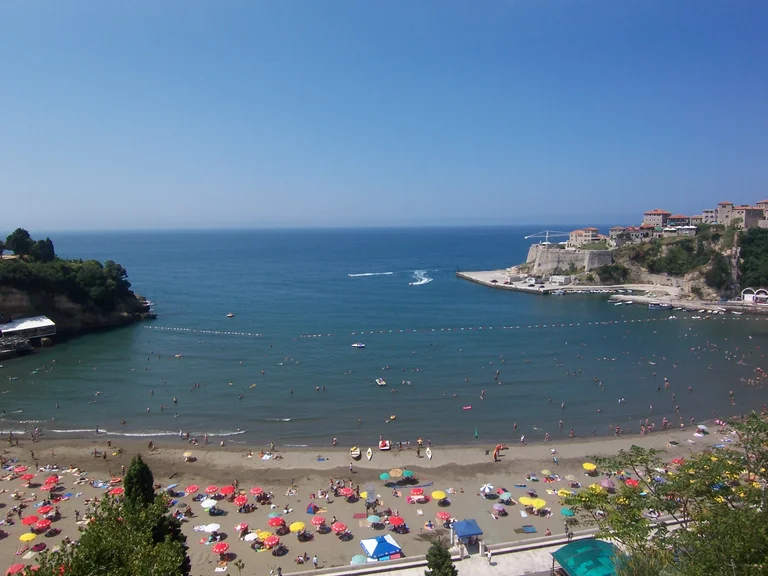Ufficiali di Ulcinj presente offerta estiva per quest'anno, i prezzi saranno più economici