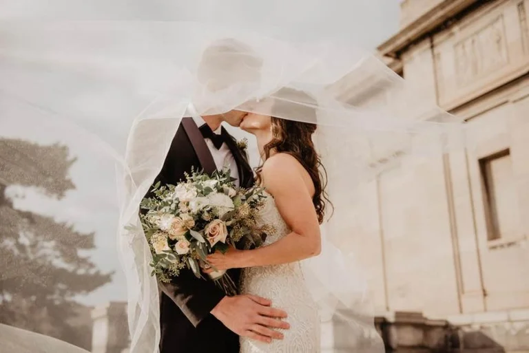 The bride's father infects 76 Corleone, the wedding returns in case of a study