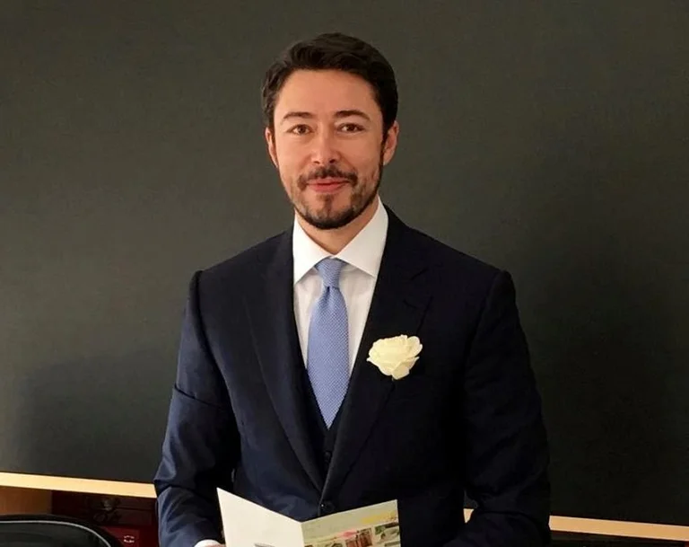 Qualche giorno fa hanno preso la patente, il figlio di Sali Berisha, la polizia.