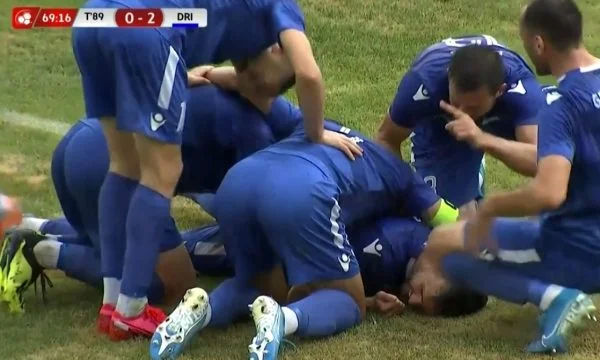 Después de dos partidos de Superleague, Light consiguió lo que la cabeza de la mesa pidió