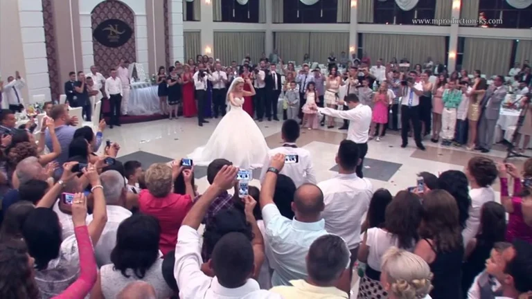 Bajo estrictas medidas de protección, se espera que la temporada de bodas comience el 1 de julio.