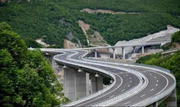 Oggi si chiude una sezione della Arkebe Xhaferi Highway, ecco perché