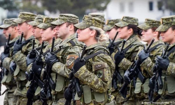 Ist der militärische Dienst im Land möglich, spricht Minister Kuni und Experte