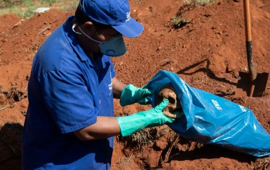 Brasile exhumes mortore rimane a casa delle vittime del coronavirus