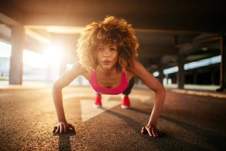 Zéro excuse : Il ne vous faut que 15 minutes par jour pour le corps d'été.