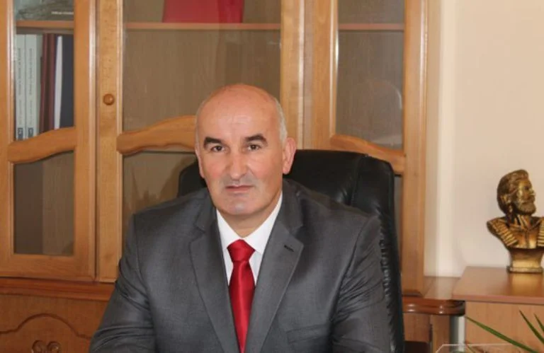 Sokol Haliti critique le rallye VV : propose des protestations des maires