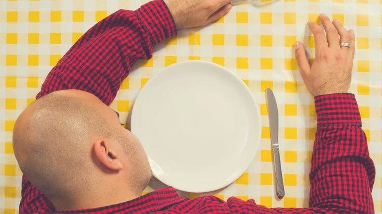 The reasons for sleeping with an empty stomach is a bad idea
