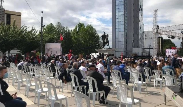 VV reunión en Pristina comienza