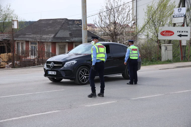 Alarme: Trois coronavirus infectés, se déplaçant librement à travers Pristina
