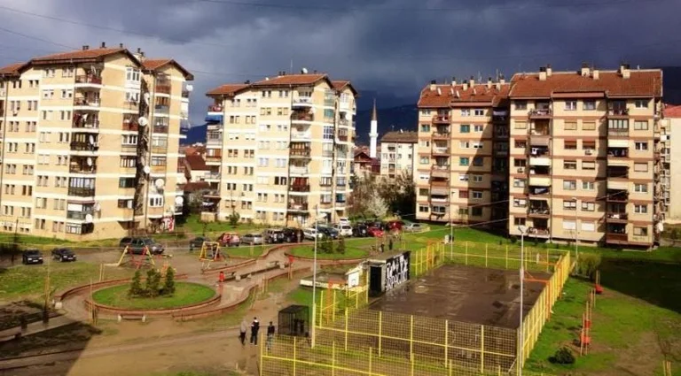 Prizren: Spara dall'auto, prende un mese in custodia