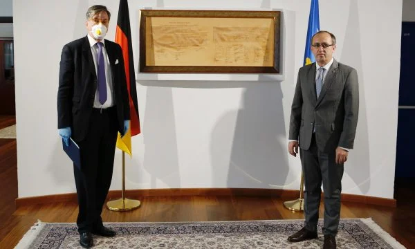 Hoti se reúne con el Embajador Held, hablar de diálogo