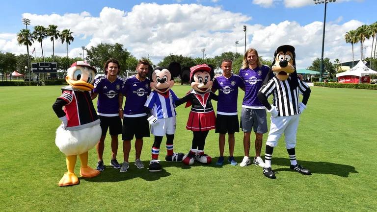 Il campionato di calcio americano si svolgerà a Walt Disney