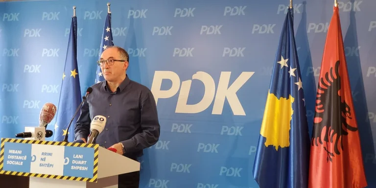 Totaj i PDK: Haskuka aurait dû virer le directeur de la santé.