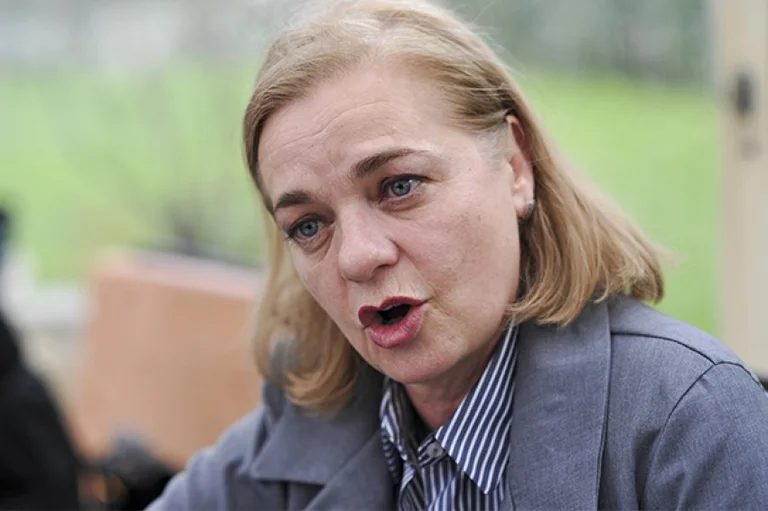 Besa Gager: Das Mädchen muss gemessen werden, nicht auf dem Weg, ihr eigenes Haus zu bekämpfen.