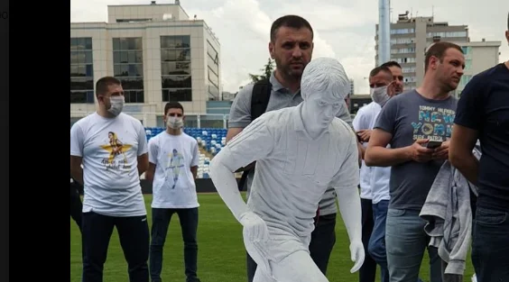 Il figlio di Fadil Vokrri: Questa stronza sembrava piu' papa'.