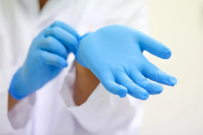 OBS: Die Verwendung von Handschuhen ist schädlich