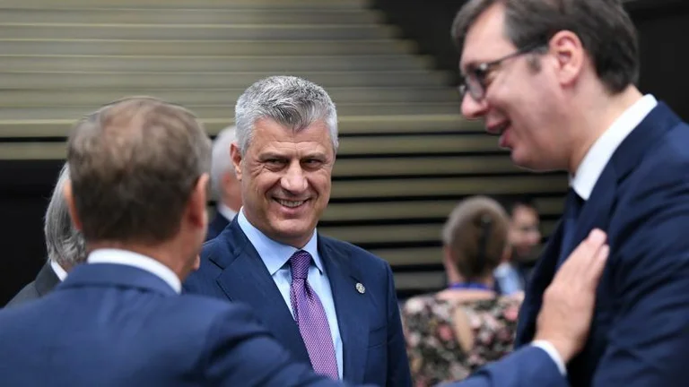 Kurir: Next Summit im September, Macro lädt Kosovo, Serbien in den Dialog ein