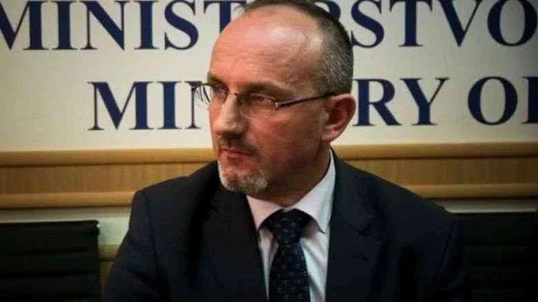 Former Health Minister: The expressions that there's a virus, a threat, a policy is turning into dangerous slogans.