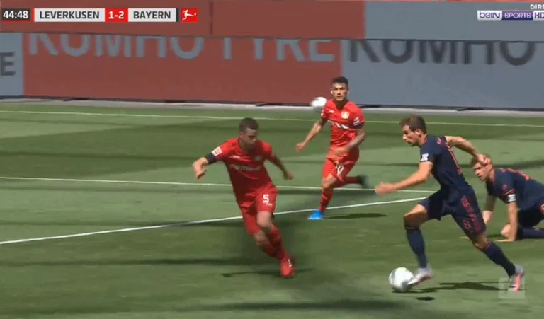 Fine della prima parte: Bayerney si sveglia dal sonno per quattro minuti segna due gol