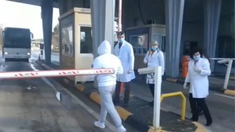 Personat që hynë në Kosovë duhet të bëjnë testin e COVID-19 ose të vetizolohen në shtëpi