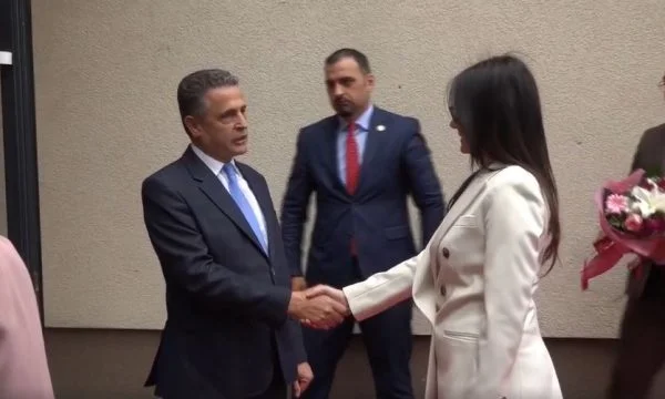 Edhe Glauku si Albini: Nuk ia dorëzon detyrën Meliza Haradinajt